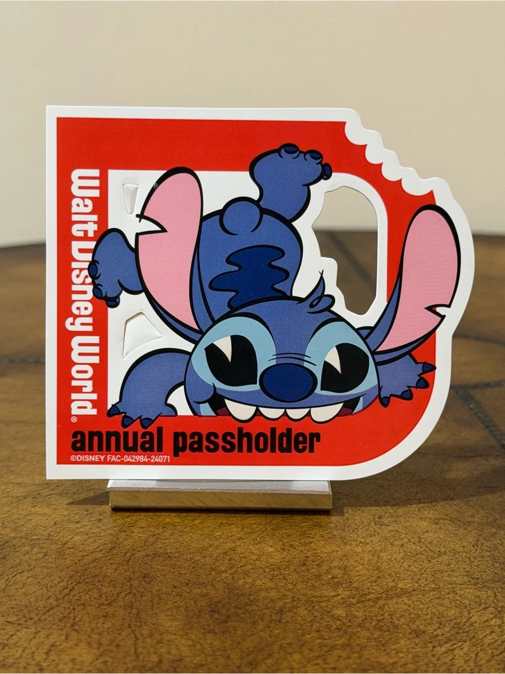 NEW AUTHENTIC WALT DISNEY WORLD ANNUAL PASSHOLDER 2025 STITCH MAGNET